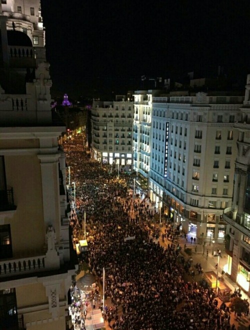 Si paramos nosotras, se para el mundo ✊[Manifestación 8M;...