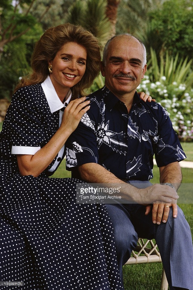 Jordanian Royal Family — King Hussein, Queen Noor with their daughters...