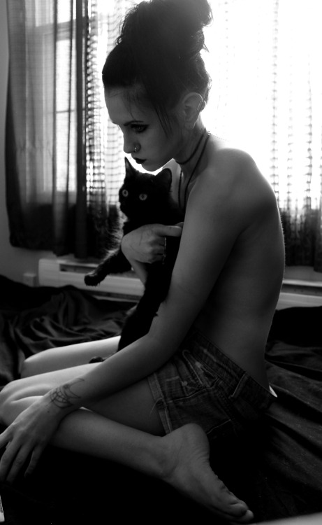 alternative alternative fashion alt girl alternative girls alt Black and White black black cat goth gothic goth girl goth grunge grunge grunge fashion grunge Girl grungy girls cat kitty kitty cat shorts jean shorts pale pale grunge pale girl pale goth dark dark fashion makeup eyes eye makeup