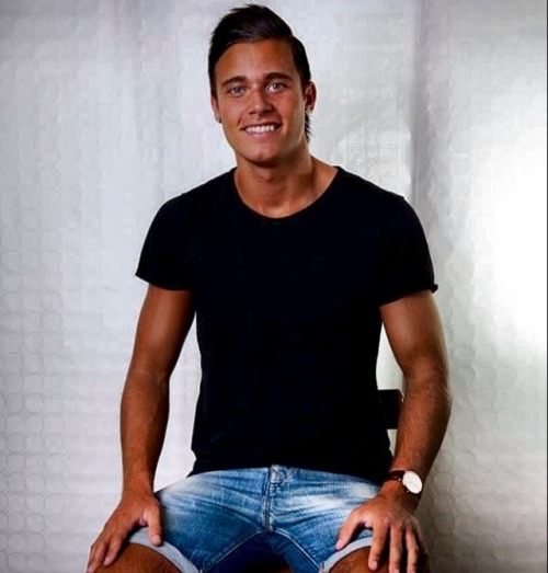 eric hagberg jeans blue eyes teen fit body sweden hunk