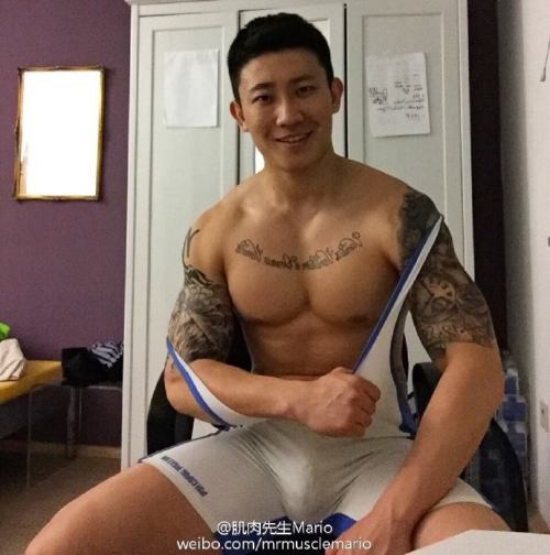 j-aime-asian-men:asianjocksonline:More of this...