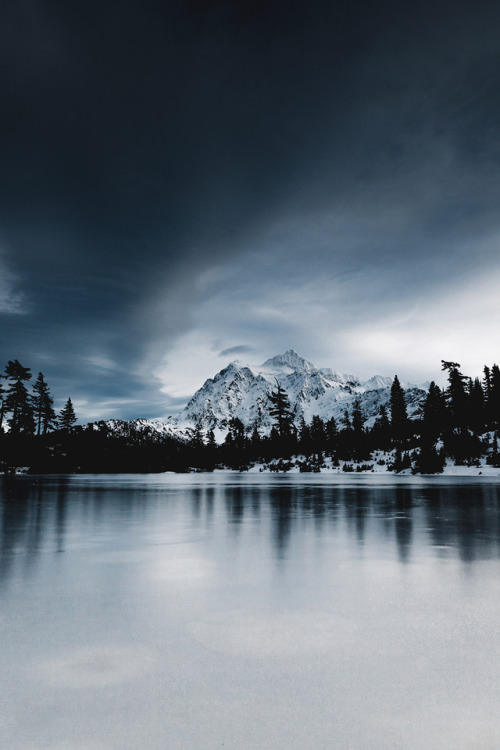 motivationsforlife:Frozen Lake by Patrick Fore