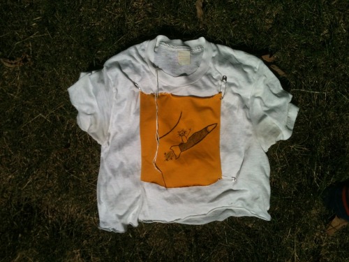 11yearoldboy:Made a beat happening shirt today