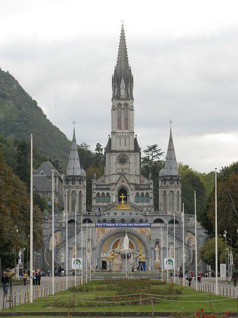 Basilique Notre-Dame-du-Rosaire, Lourdes, France... - It's a beautiful ...