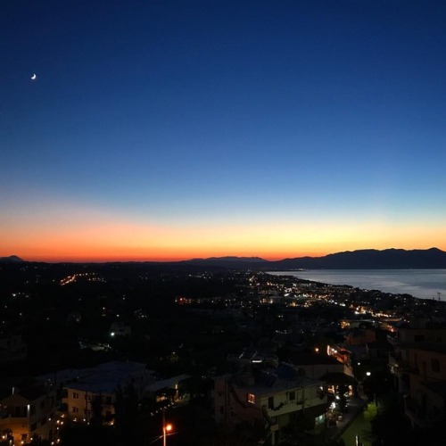 #sundown #viewfromrestaurant #roofterrace #platanias...