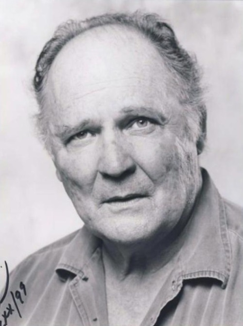 Mature Men of TV and Films - John Vernon (1932–2005) Physique: Average ...