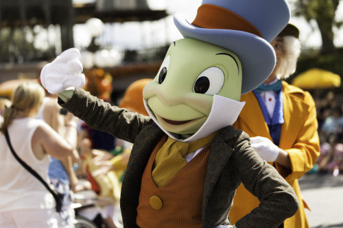 jiminy cricket pinocchio walt disney world magic kingdom festival of fantasy