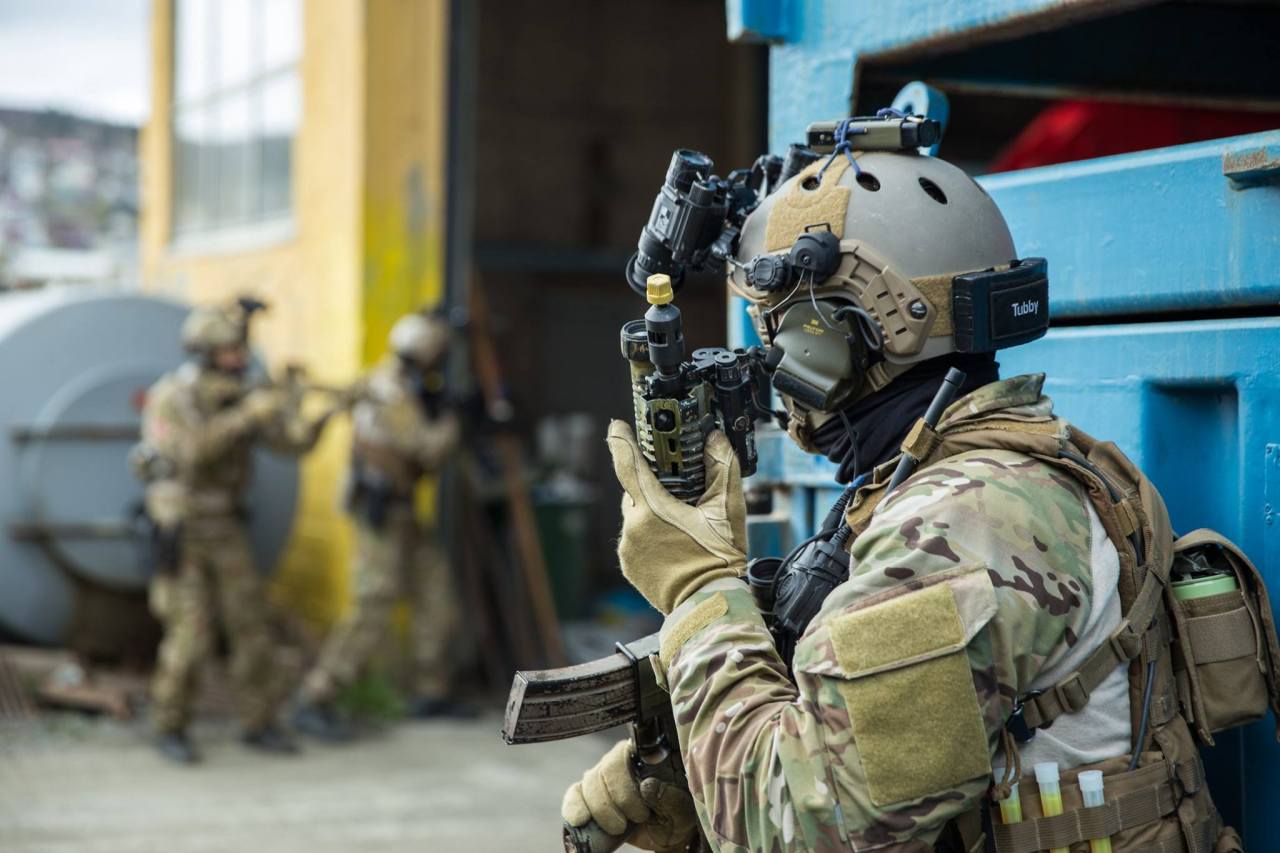 Military Armament | Members with the Norwegian Coastal Ranger Command...