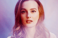 La meilleure place restera toujours la dernière. _Zoey Maddox_ Tumblr_nnmcdkgLWU1sq0x6uo3_250