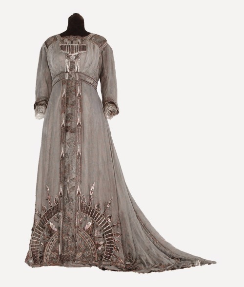 Something Else - fripperiesandfobs: Evening dress ca. 1910-13 From...