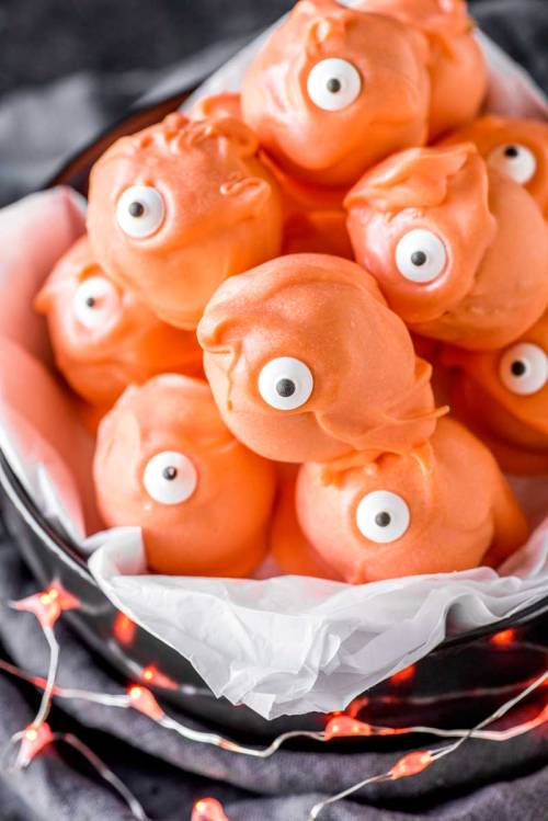 sweetoothgirl:Monster Halloween Truffles (Pumpkin Cheesecake...