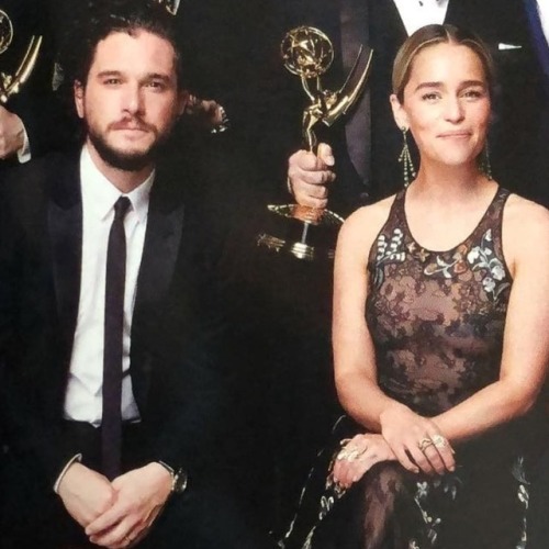 kitharingtontalent-caliopesnow:AWWWWWWW, King and Queen! (Emmys...