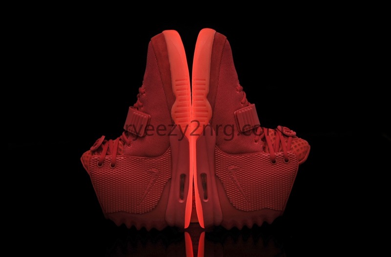 Sneaker News on Twitter adidas Yeezy Boost 350 v2 Glow