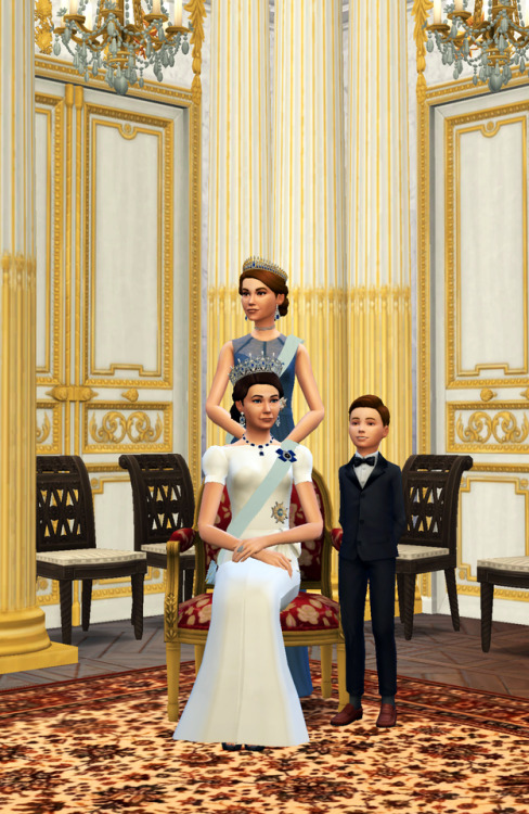 RoyaltySim - New Royal family Official portrait: Her Majesty...