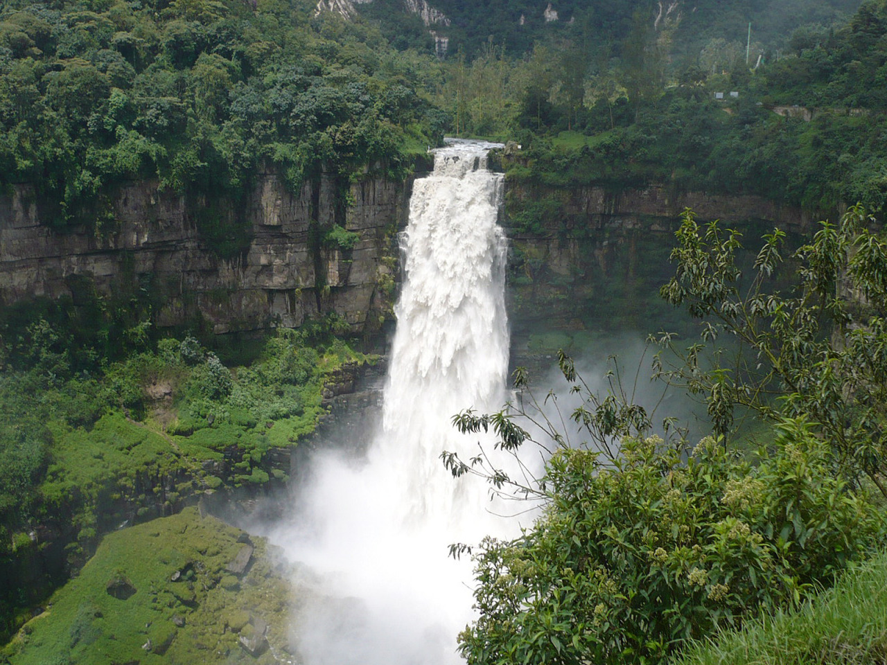 Водопад Текендама Колумбия