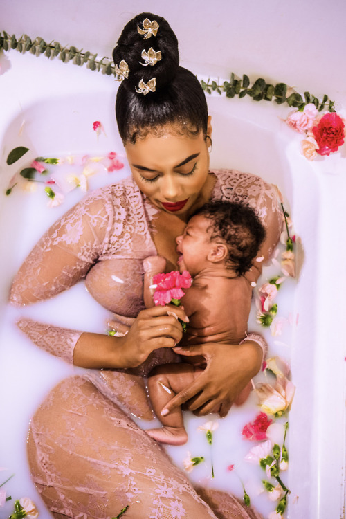 black-women-beauty:Milk Bath Maternity Shoot :)Photographer:...