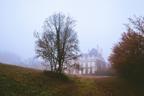 andantegrazioso:Autumn mansion | Martin Vaissie