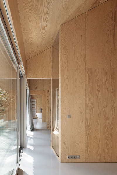 subtilitas:<br /><br />Augustin und Frank Architekten - Beach house, Saarow 2013 (prev). Via, photos  Werner Hutmacher.<br />