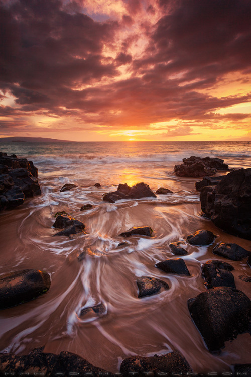 phantastrophe:Wailea, Hawaii | Photographer: Adam Attoun