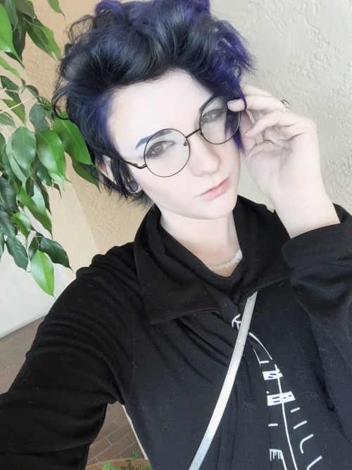 short blue hair on Tumblr