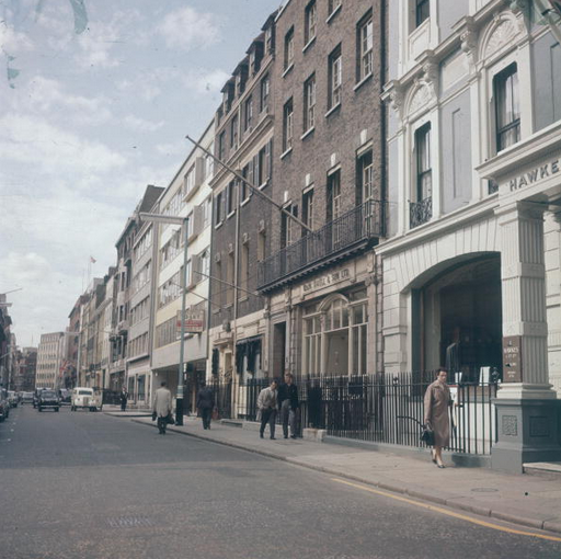 SAVILE ROW - retrolondon: Savile Row in 1960. It’s pretty...