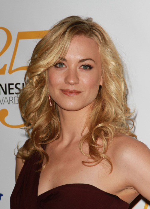 aw-yiss-strahovski:Yvonne Strahovski