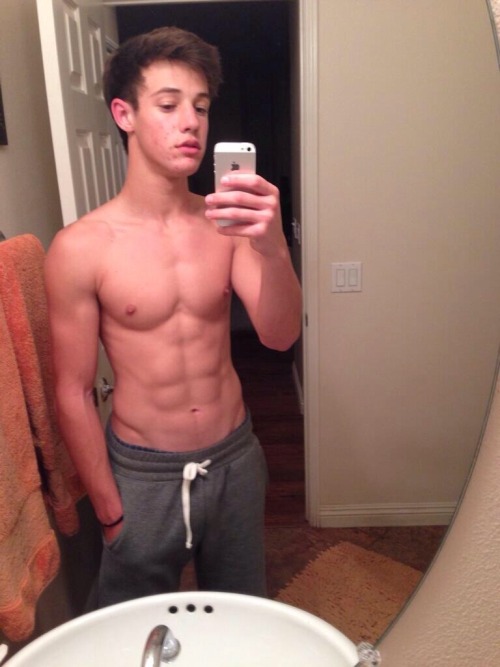 famousdudes:Cameron Dallas’ shirtless body, bulge, ass crack...