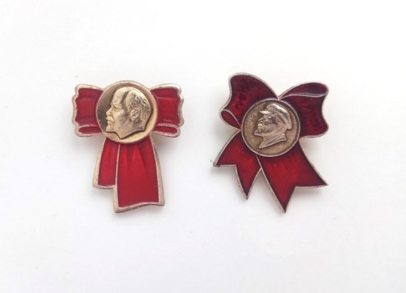 Vladimir Lenin red bow pins