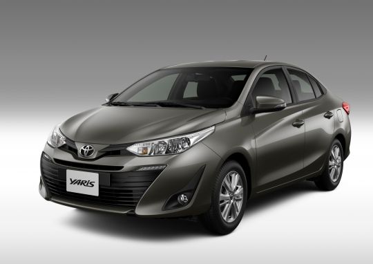 yaris seda xl 3 4 frente