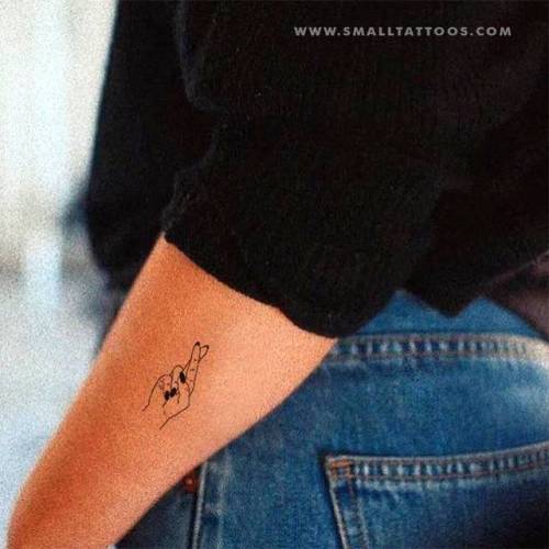 Crossed fingers temporary tattoo, get it here ►... hand;anatomy;temporary