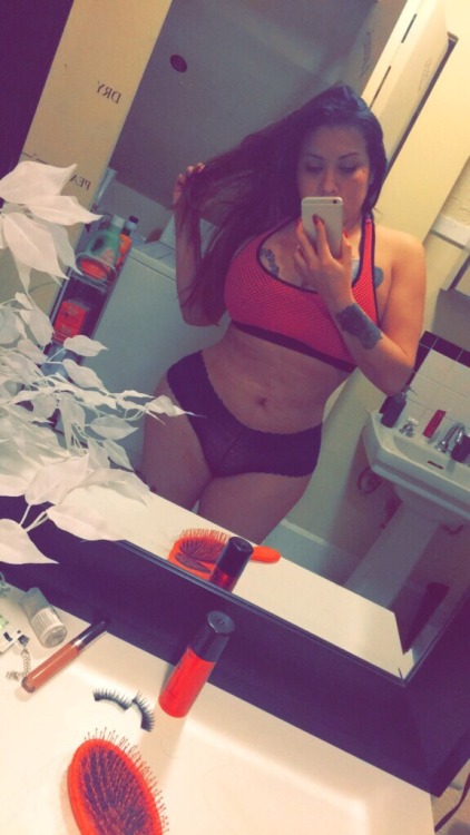 956rgvlatinas:Damn hot