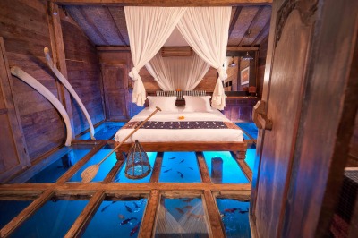 Bedroom with glass floor in Ubud, Indonesia [4256 x 2832]