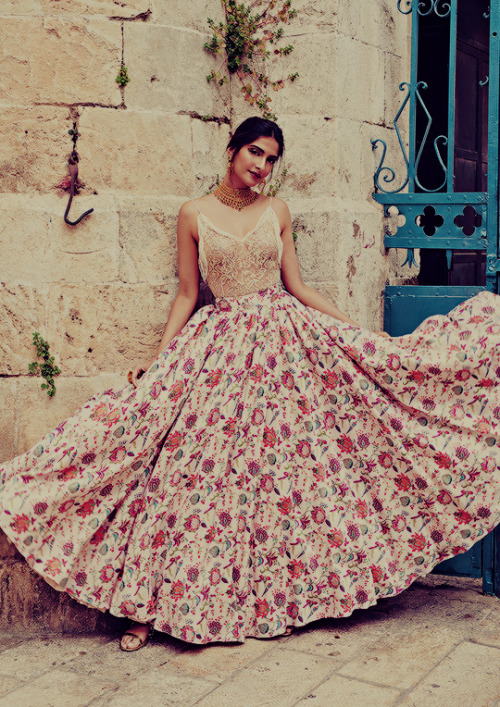 aashiqaanah:Sonam Kapoor for Harper’s Baazar Bride June...