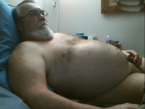 loveoldermen78:BearI want u dad merry me plez