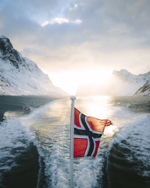 bryandaugherty:Sunset from the ferry. Reinefjorden, Norway.