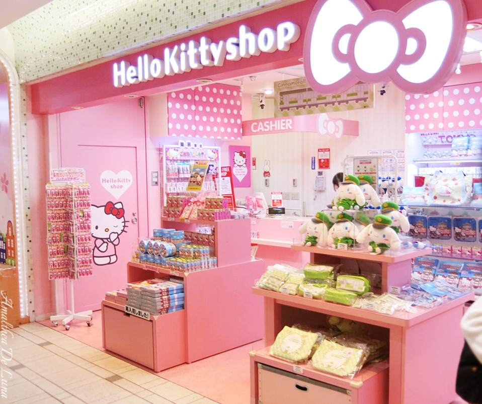 Хеллоу китти москва. Хеллоу Китти hello Kitty магазин. Магазин Sanrio hello Kitty. Магазин Хелло Китти в Санкт-Петербурге. Hello Kitty магазин в Японии.