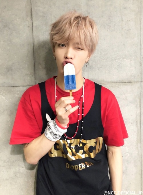 nctinfo:181010 NCT_OFFICIAL_JP Twitter update with Yuta (1, 2)