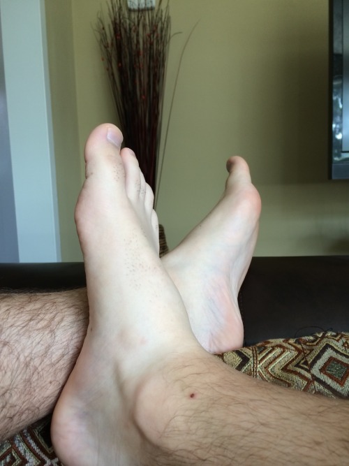 codemand:Figured I would show off my bare feet for my fans this...