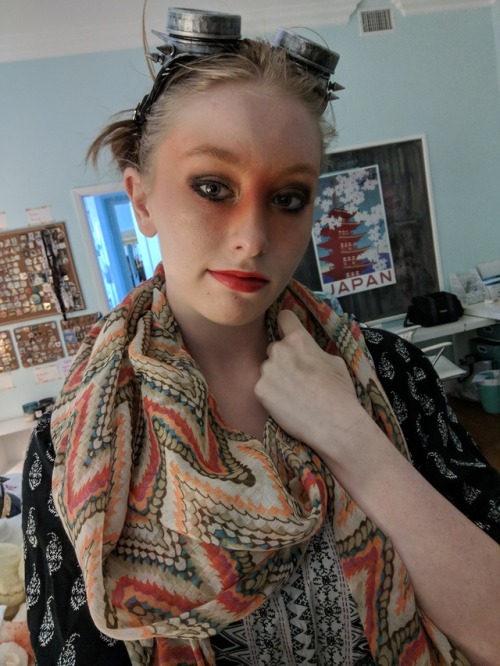 redheadnxtdoor:Did a makeup and costume test for my dystopia...