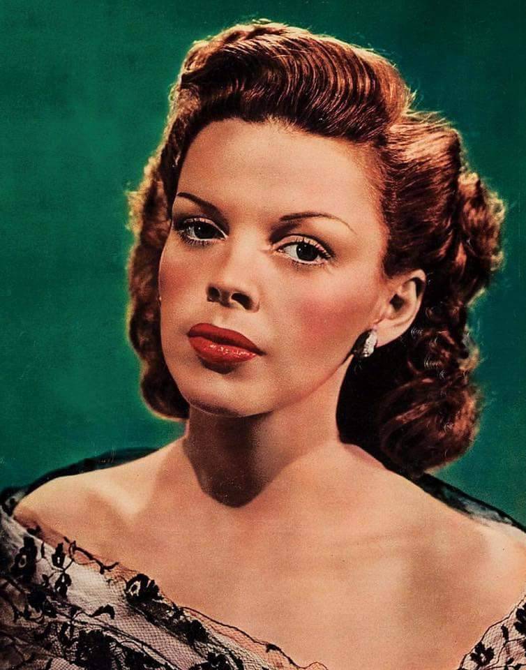 A stunning fanzine Judy Garland portrait, c.1940′s - meet the beat of ...