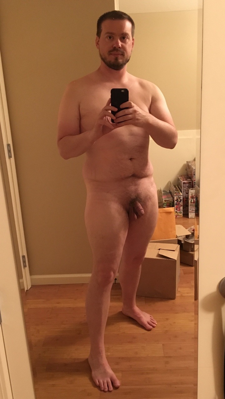 naked average guy selfie