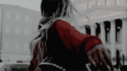 Leena - Les armes ne tuent pas, sauf quand on tire sur les gens. - Page 2 Tumblr_pgmxq2Xv1Y1s6sttzo6_250