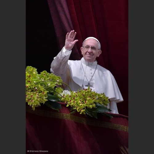 Pope Francis delivers the “Urbi et Orbi” blessing to...