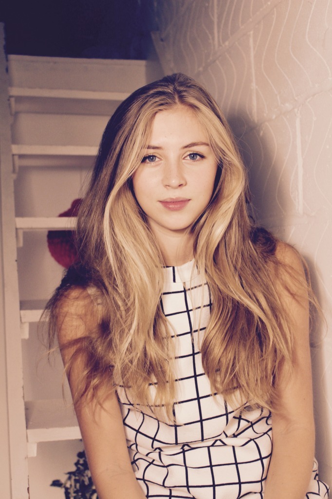 Next photo of Hermione Corfield