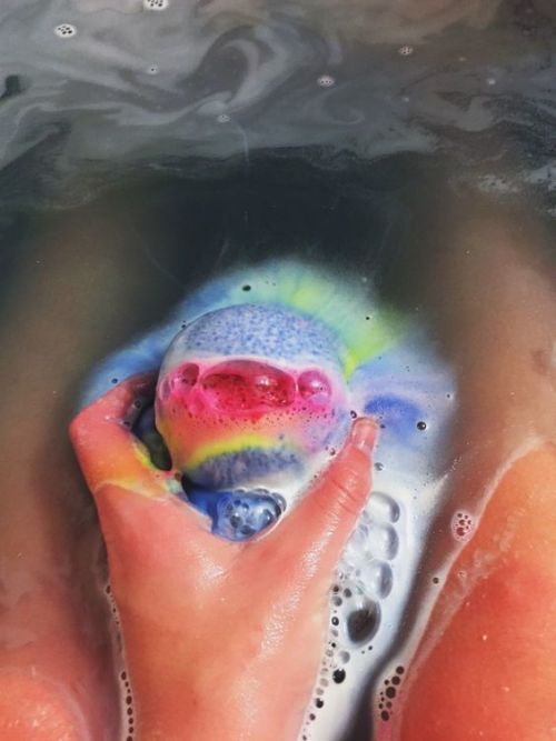 relaxing bath bomb love pale skin relaxation tub water