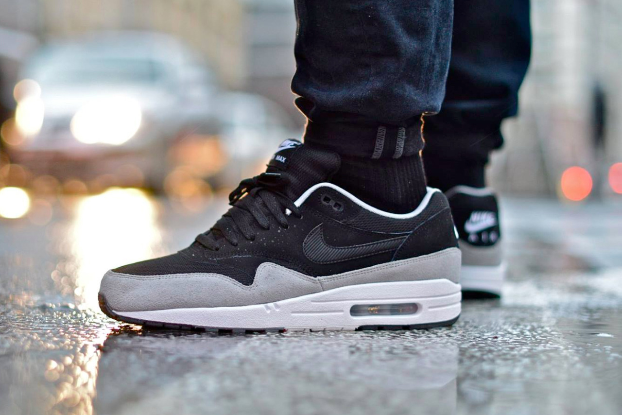 Nike Air Max 1 Essential BlackFlat Silver (by Nike Air Max 1 Essential BlackFlat Silver (by
