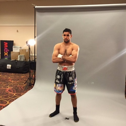 Hot as hell….Amir Khan in goldtoe socks #AmirKhan #boxer...