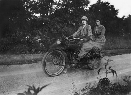 Cool Kids of History Old School Cool Old School 1918 1910s 1910s fashion 10s motorcyle vintage motorcycle black and white black and white film biker girls bikie girls girls that ride vintage bike prewar 20th century history fashion edwardian victorian victorian era vintage photography film