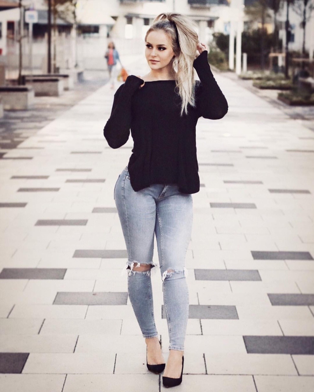 Anna Nystrom в джинсах