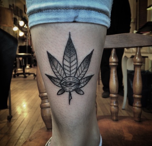 belladonnahurricane:Handpoked those rad sativa and indica...